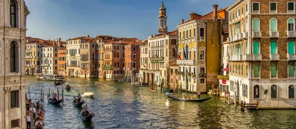 Qual è l’hotel ideale con un’atmosfera autentica veneziana e comfort moderni?