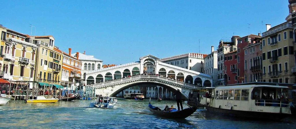 Where to stay in Venice near Rialto Bridge?