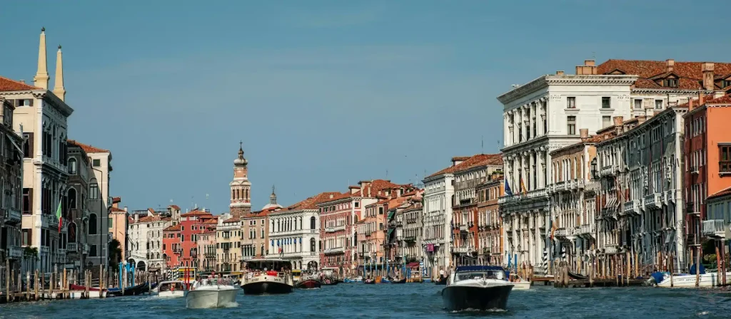 Where to stay in Venice to discover the authentic city away from the crowds?