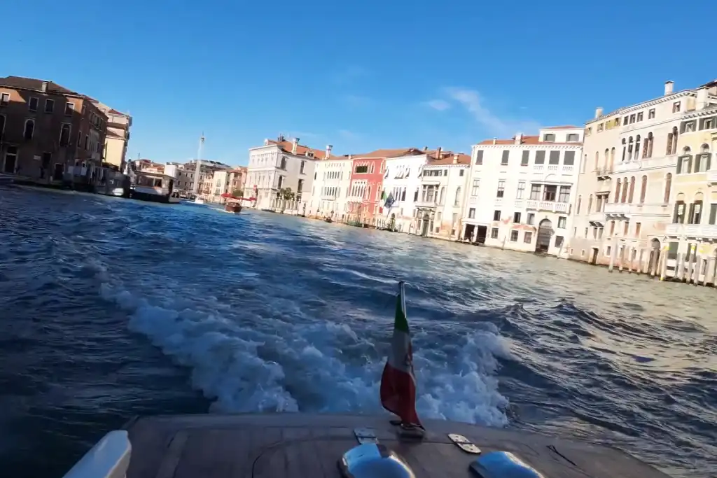Water taxi